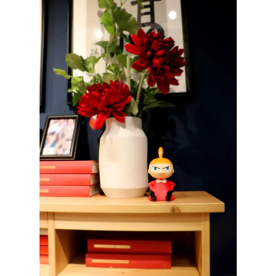 Muumi Pikku Myy 13cm Yövalo Lahjarasiassa 4 Muumi Pikku Myy 13cm Yövalo Lahjarasiassa - Image 2